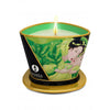 Candela da Massaggi Shunga al Tè Verde accesa. Acquista su sexy shop online DesireVibe.com